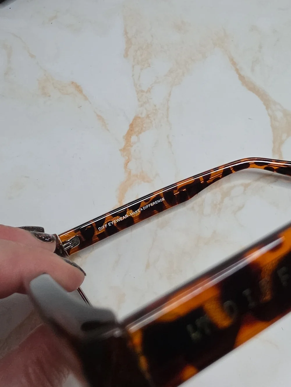 Diff Eyewear stylish tortoiseshell